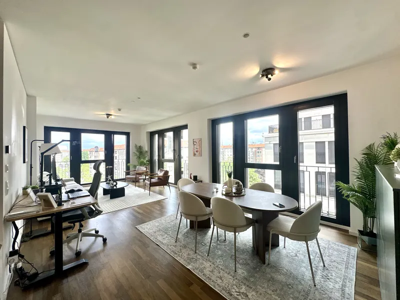 EXKLUSIVE + MODERENE 2 ZIMMERWOHNUNG mit Blick zum Fernsehturm! — photo 1